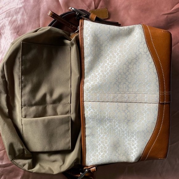 EUC COACH SHOULDER BAG - Picture 5 of 8